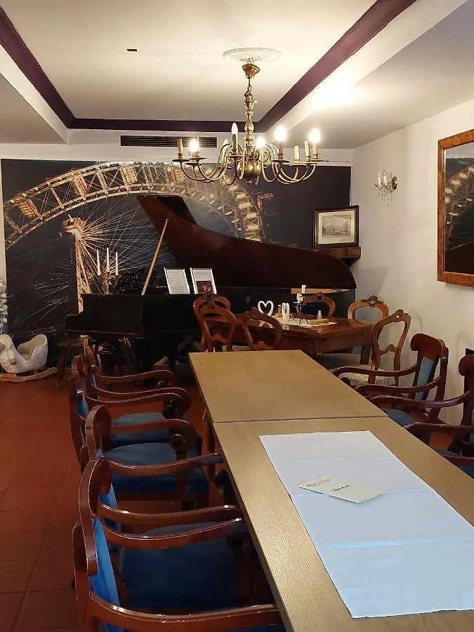 Der Heurige Im Gasthaus Zum Loewen Freising Hotel